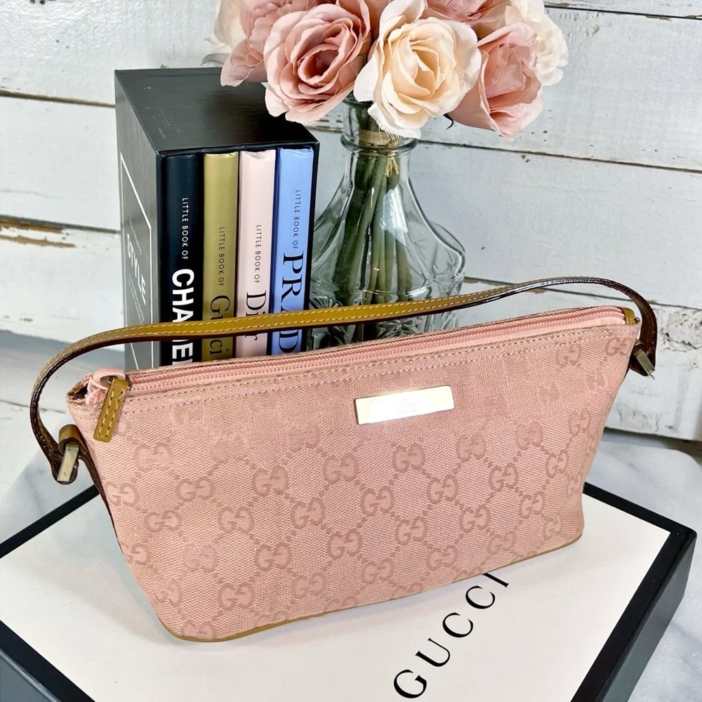 |SOLD| Gucci Pink Monogram Boat Pochette Handbag - Picture 3 of 9
